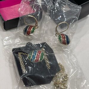 BRAND NEW IN BOX AVON NECKLACE & EARRINGS